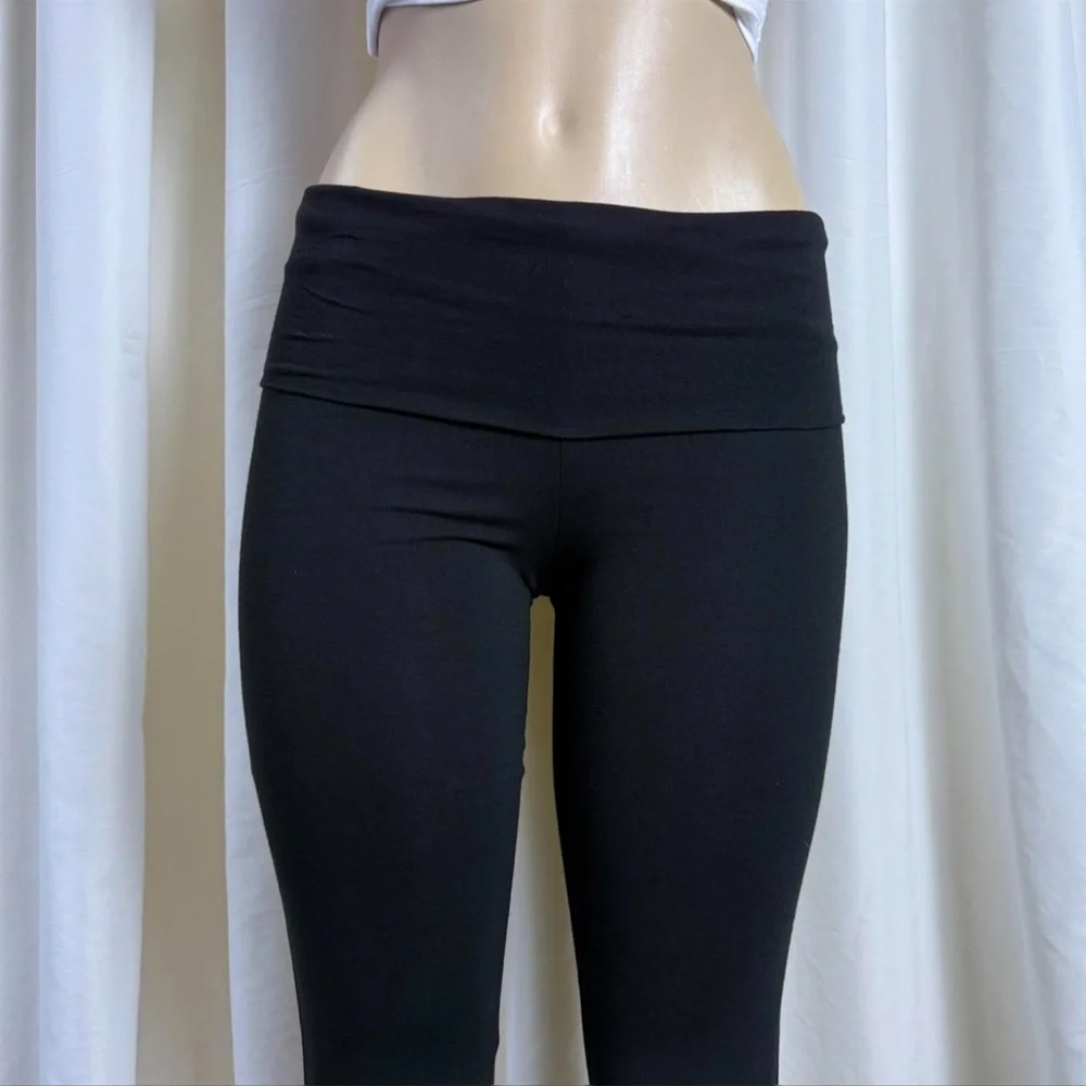 Fold Over Capri - Picture 2 of 6